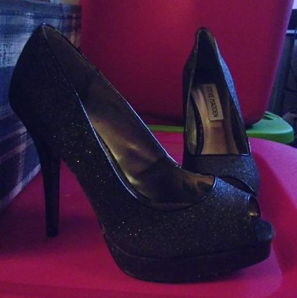 Steve Madden Shoes - Steve Madden sparkle peep toe heels size 6